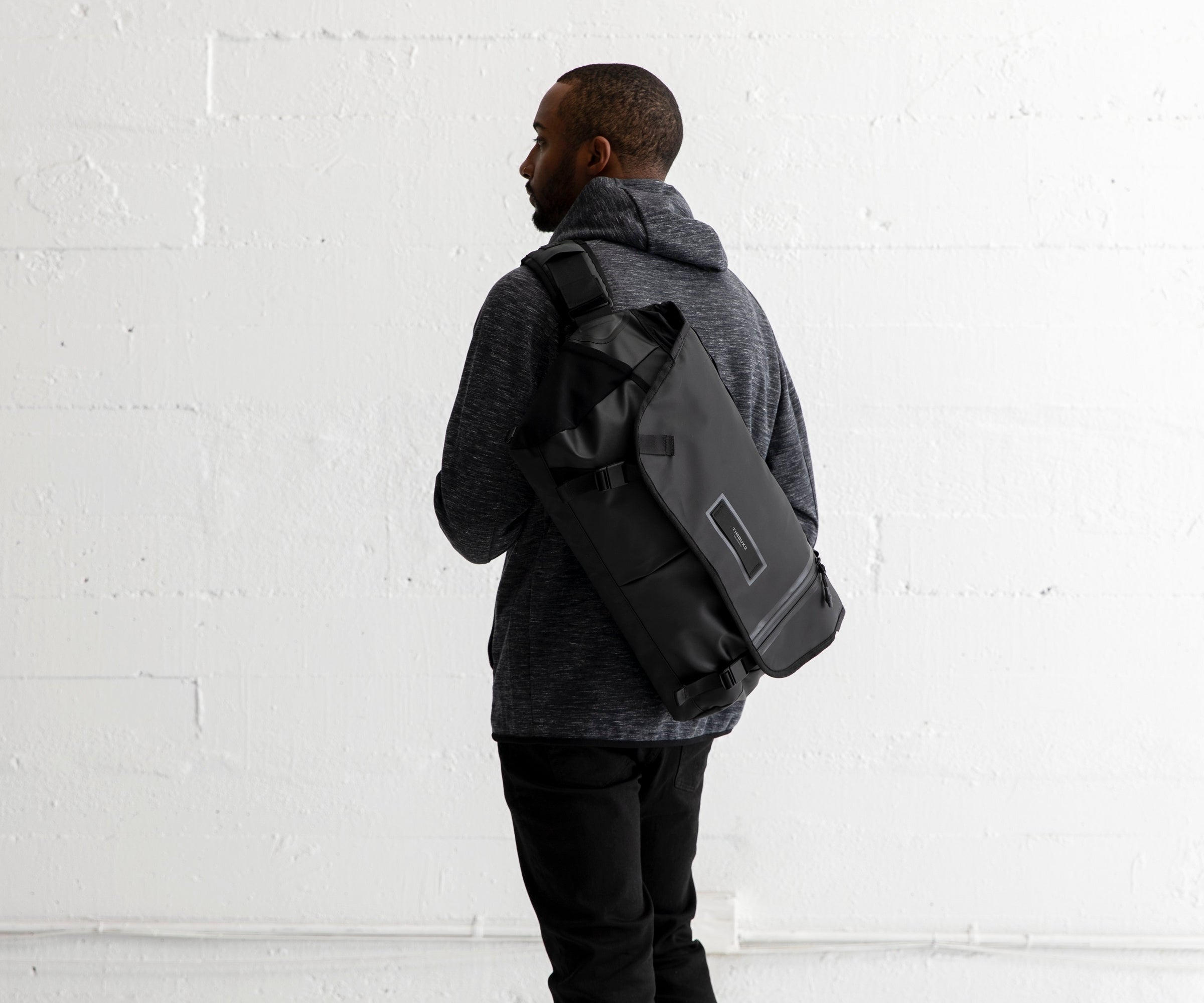 Especial Stash Messenger Bag - Image 22